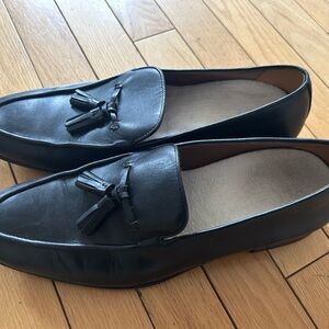 GC 7/10 Zara men’s  Black Tassel Loafers - Classic Leather Slip-Ons in Size 9!!